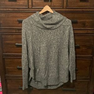 Leo & Nicole Poncho Pullover